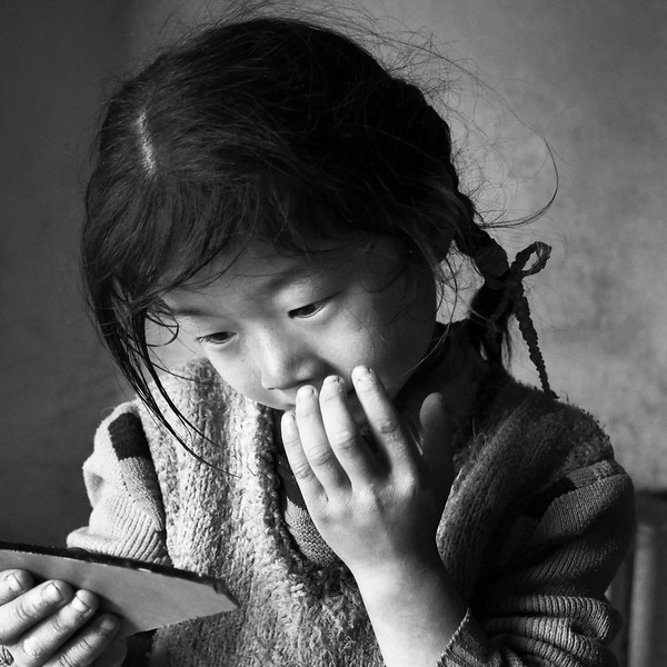 爸爸告诉她 化妆是对别人的尊重 局部图