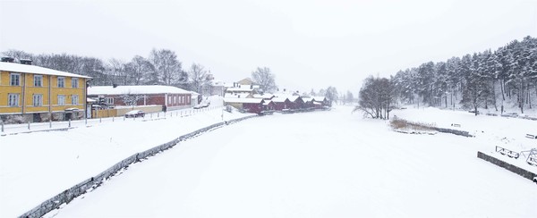 雪中小镇